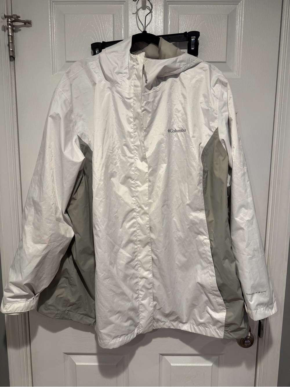 Columbia Women’s White & Light Gray Waterproof Jacket